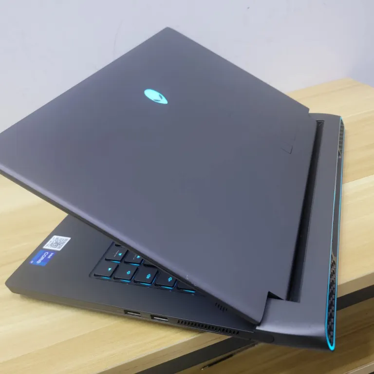 M15R6 لپ‌تاپ I7-12700H RTX3060 با کارت گرافیک مجزا 16G لپ‌تاپ گیمینگ 1TBSSD