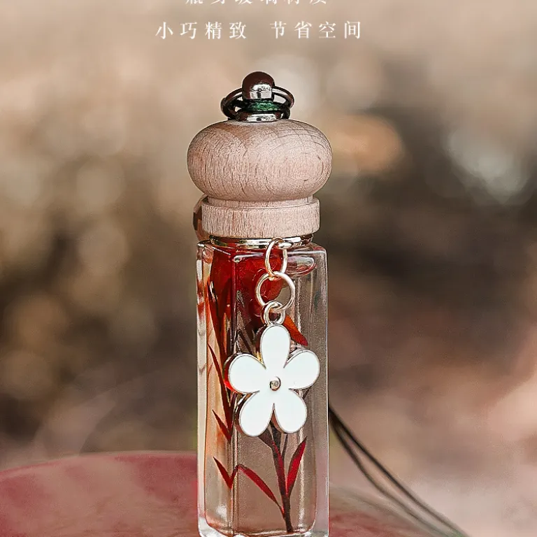 عطر آویز خودرو عمده کارخانه‌ای با رایحه ماندگار اسانس ملایم مناسب مردانه و زنانه