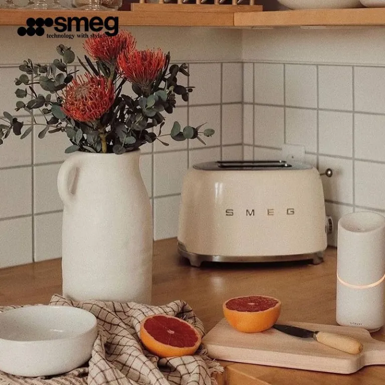 توستر چندکاره رترو SMEG TSF01، دستگاه برشته‌کن نان و گرم‌کن صبحانه خانگی