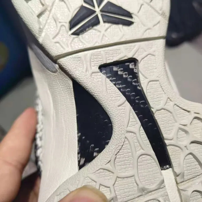 کفش بسکتبال کوبی 6 نسخه اورجینال پوتیان Kobe6 مدل گرین هورنت با صفحه کربنی، مناسب مسابقه و تمرین مردانه و زنانه
