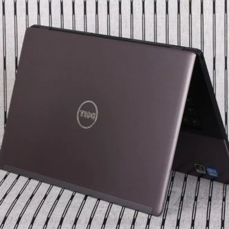 لپ‌تاپ گیمینگ با کارایی بالا 5560 I5-3230 4G 500G 2G با کارت گرافیک مجزا 15.6 اینچ