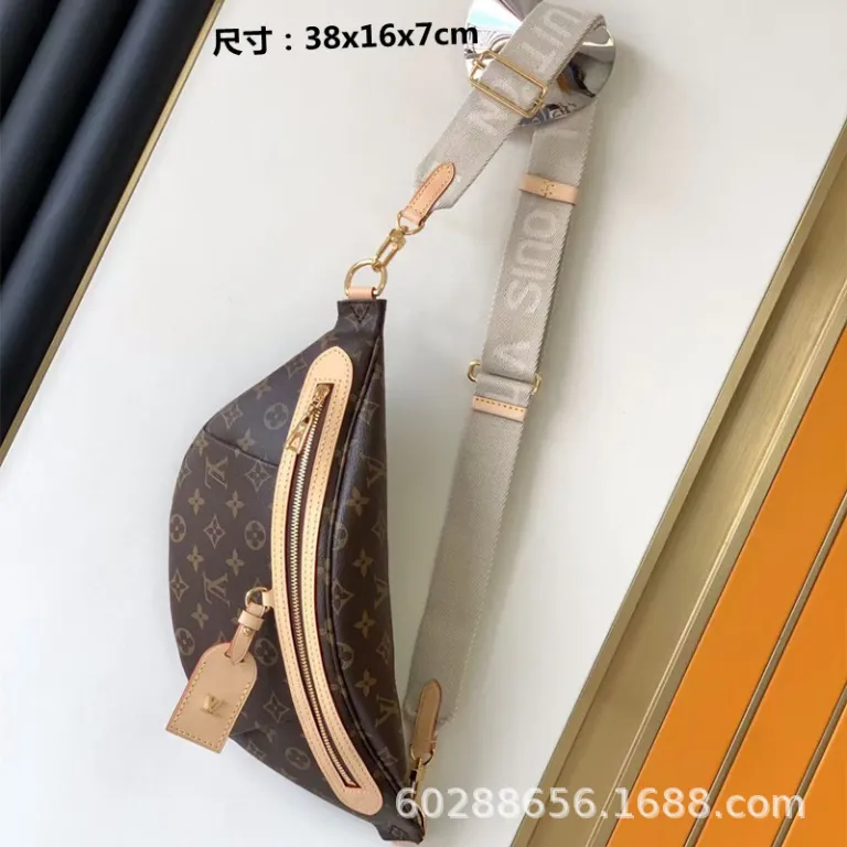 عرضه مستقیم کراس‌بوردر 2025 مدل جدید کیف مردانه m lv مشکی بلک‌واریر کیف کمری کیف سینه چرم طبیعی کیف دوشی کج شیک کیف تک‌دوش