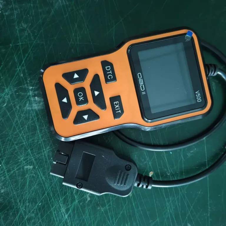 دستگاه عیب‌یاب خودرو OBD2 v500 کارت‌خوان کد خطا اسکنر مخصوص تجارت خارجی