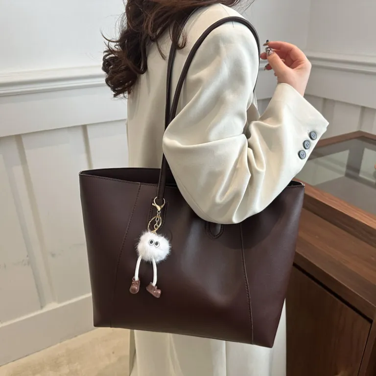 کیف توت بزرگ زنانه مدل جدید زمستانی مناسب محل کار و استفاده روزمره شیک و خاص