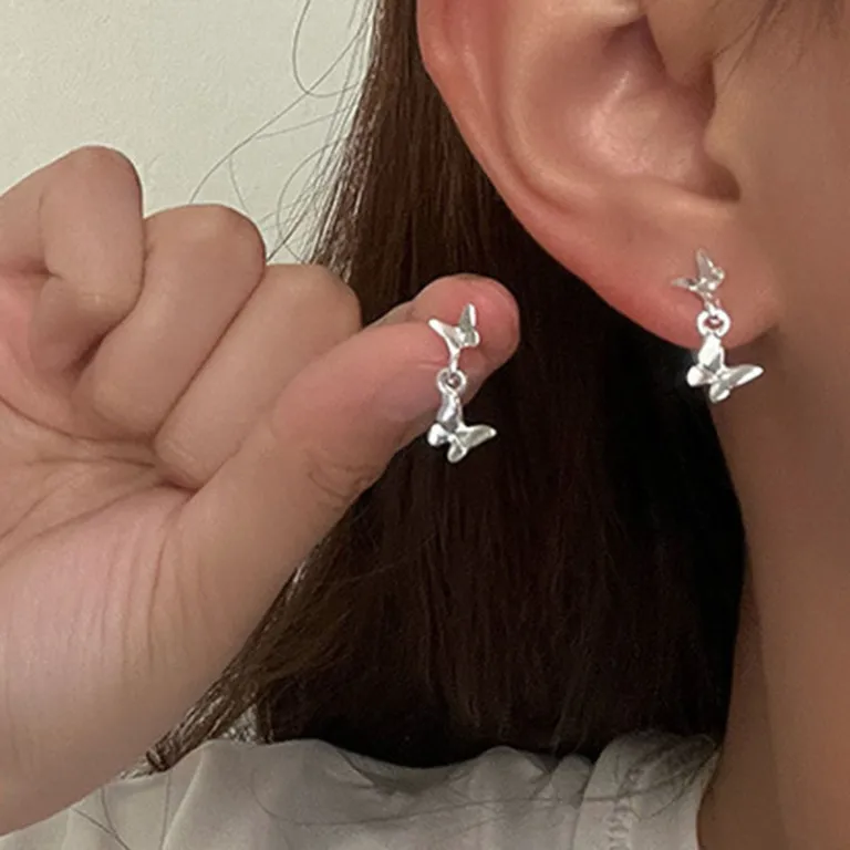 S925 گوشواره میخی نقره خالص با حس لوکس، شیک و همه‌پسند مناسب استایل، عمده از تولیدکننده برای فروش شب‌بازار و بساط