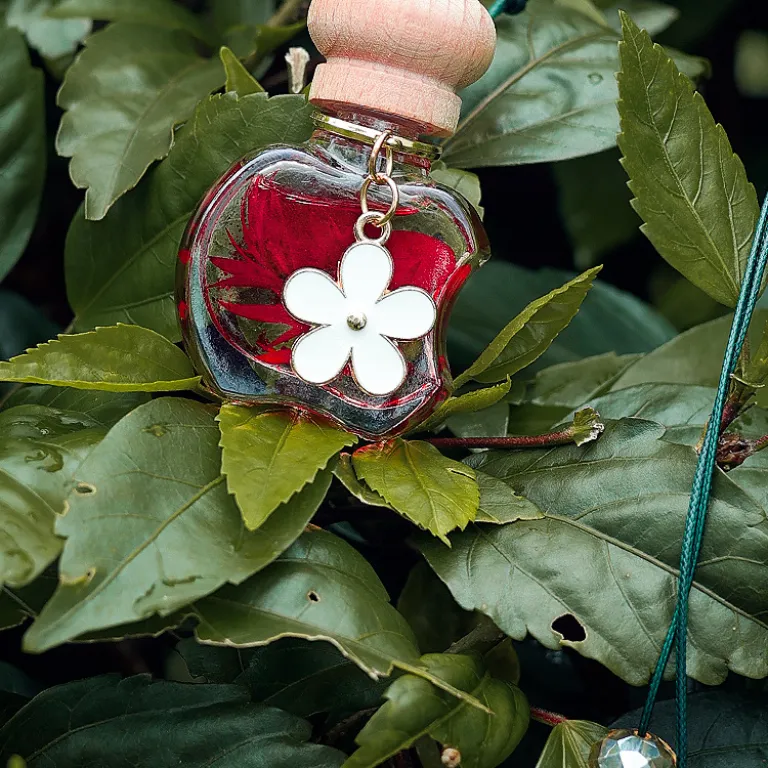 عطر آویز خودرو عمده کارخانه‌ای با رایحه ماندگار اسانس ملایم مناسب مردانه و زنانه
