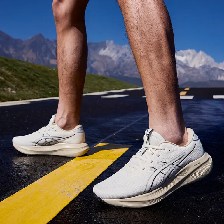 ASICS ASICS آسایش GEL-EXCITE 11 کفش دویدن مردانه با ضربه‌گیری و بازگشت انرژی