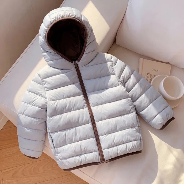 کاپشن سبک پَر و پنبه‌ای بچه‌گانه دخترانه و پسرانه کلاه‌دار زمستانی ساده مخصوص کودکان و نوجوانان