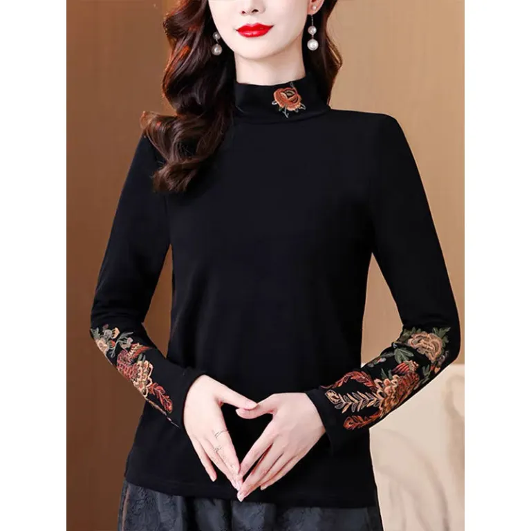 تی‌شرت زنانه یقه‌نیمه‌بلند گرم پاییز و زمستان با گلدوزی سنگین، پارچه درلون، طرح سنتی، زیرپوش