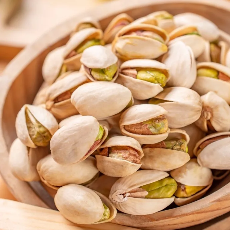 پسته شور جدید رنگ طبیعی درشت بسته‌بندی فروش عمده پسته شور آجیل شب عید
