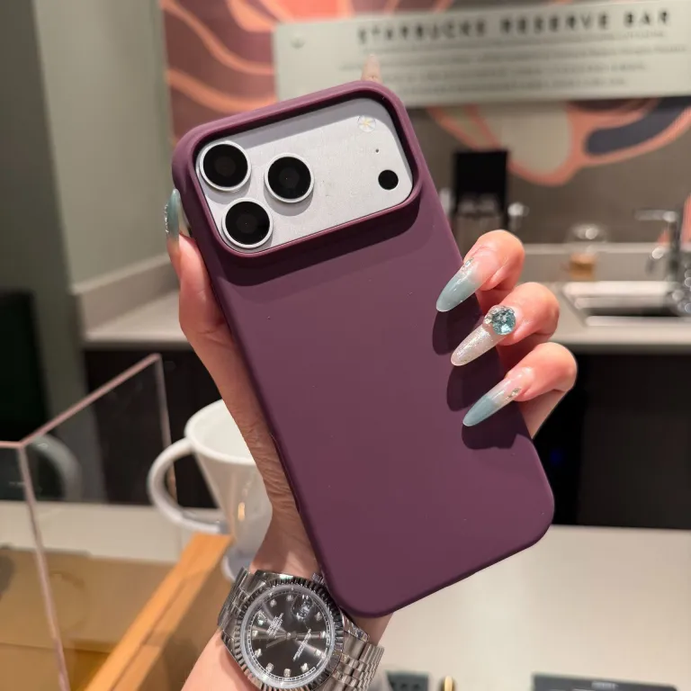 قاب گوشی سیلیکونی مایع با مگ‌سیف مغناطیسی مناسب iPhone18PROMAX اپل 17 ضد ضربه