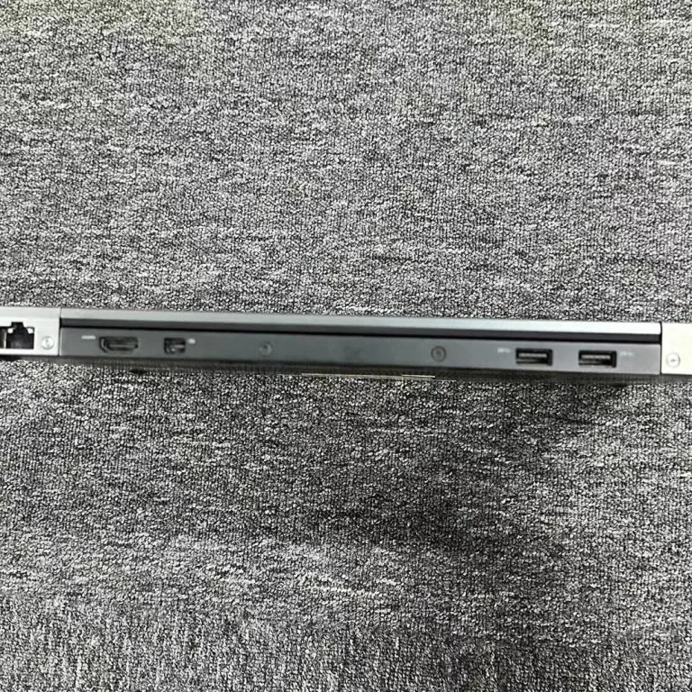 لپ‌تاپ باریک و سبک 14 اینچی Latitude E7390 مخصوص بازی و کارهای اداری i7