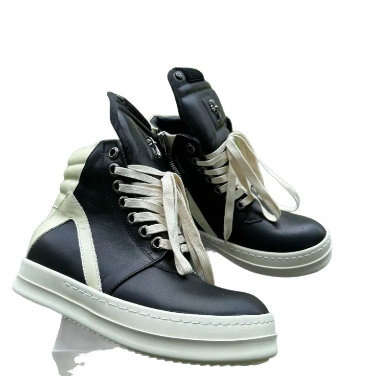 بوت ساق‌بلند چرم طبیعی مشکی طرح مثلث وارونه سایز بزرگ زیره ضخیم مدل Rick Owens