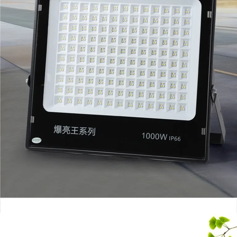 پروژکتور LED فوق‌روشن یامینگ پرقدرت فضای باز مخصوص زمین ورزشی و روشنایی کارگاه