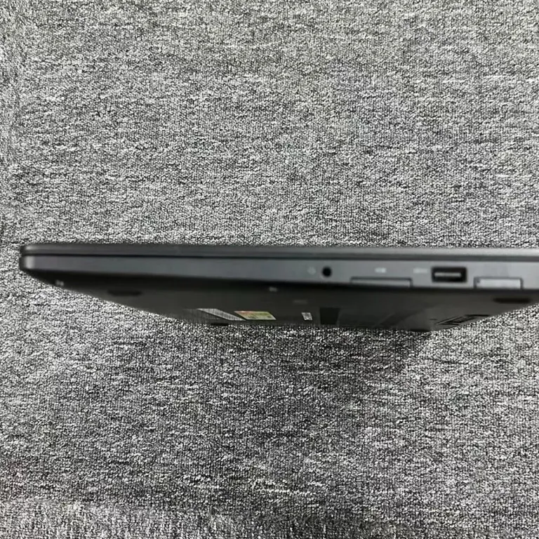 لپ‌تاپ باریک و سبک 14 اینچی Latitude E7390 مخصوص بازی و کارهای اداری i7