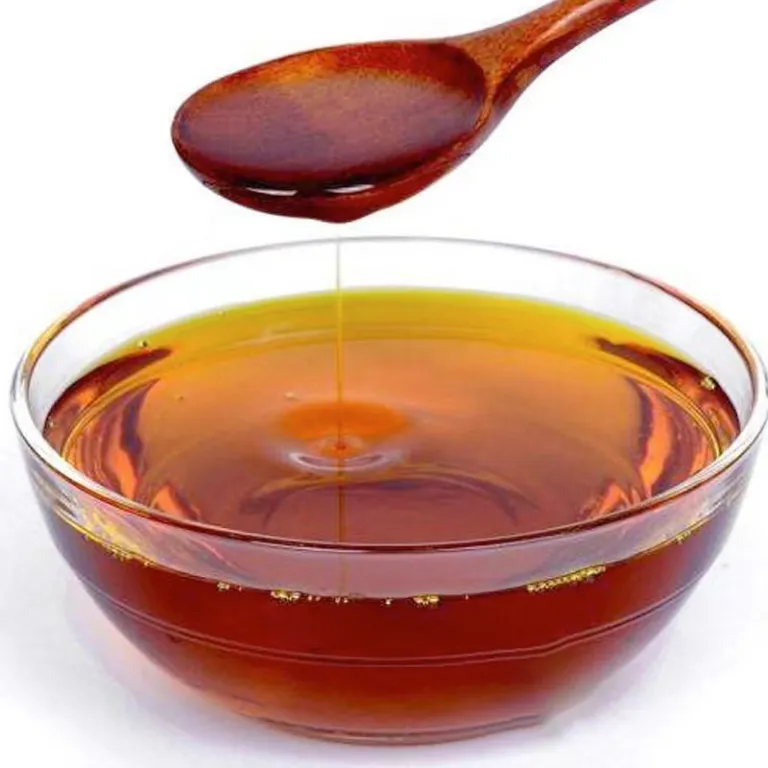 روغن ماهی وارداتی از شیلی، خوراک حیوانات خانگی سگ و گربه، افزایش بو و جذب ماهی، روغن ماهی تصفیه‌شده درجه خوراک دام