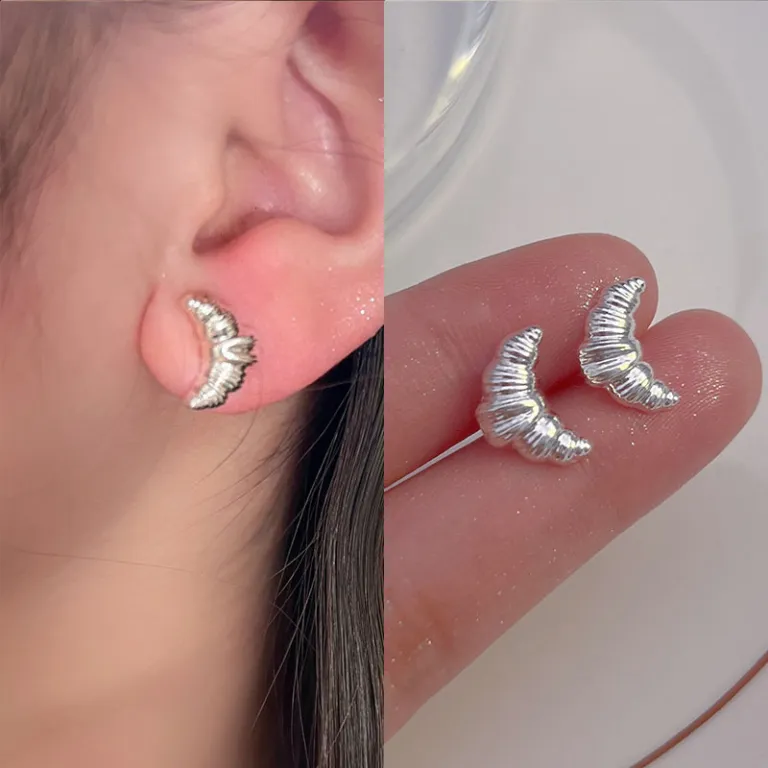 S925 گوشواره میخی نقره خالص با حس لوکس، شیک و همه‌پسند مناسب استایل، عمده از تولیدکننده برای فروش شب‌بازار و بساط