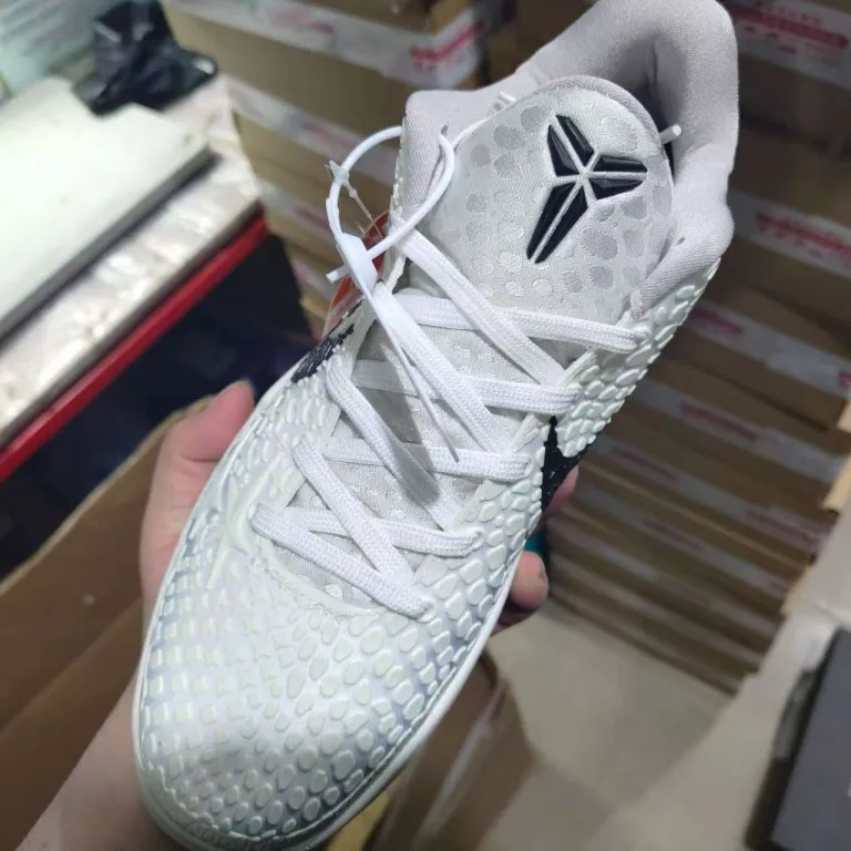 کفش بسکتبال کوبی 6 نسخه اورجینال پوتیان Kobe6 مدل گرین هورنت با صفحه کربنی، مناسب مسابقه و تمرین مردانه و زنانه