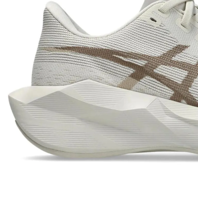 کفش دویدن مردانه ASICS NOVABLAST 6 سبک، انعطاف‌پذیر و تنفس‌پذیر