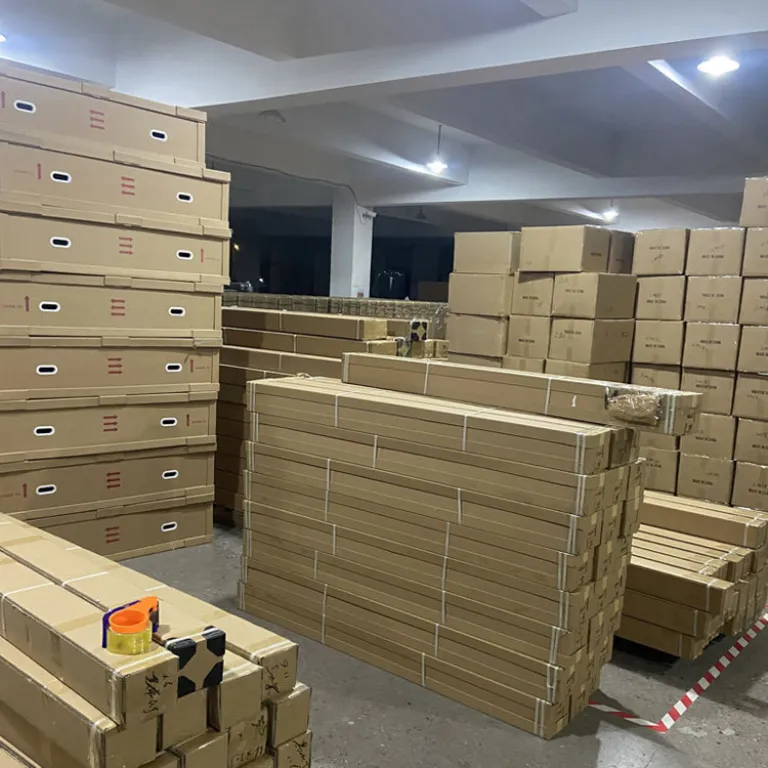 چادر سقفی خودرو SUV آلومینیومی سخت با بازشوی خودکار مستقیم قابل حمل برای کمپینگ