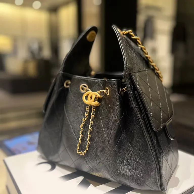 کیف زیر بغل زنانه چرم طبیعی طرح لیچی و روغنی 25bag با زنجیر مشکی و طلایی، بند کشی، چرم گاوی، مدل وینتیج