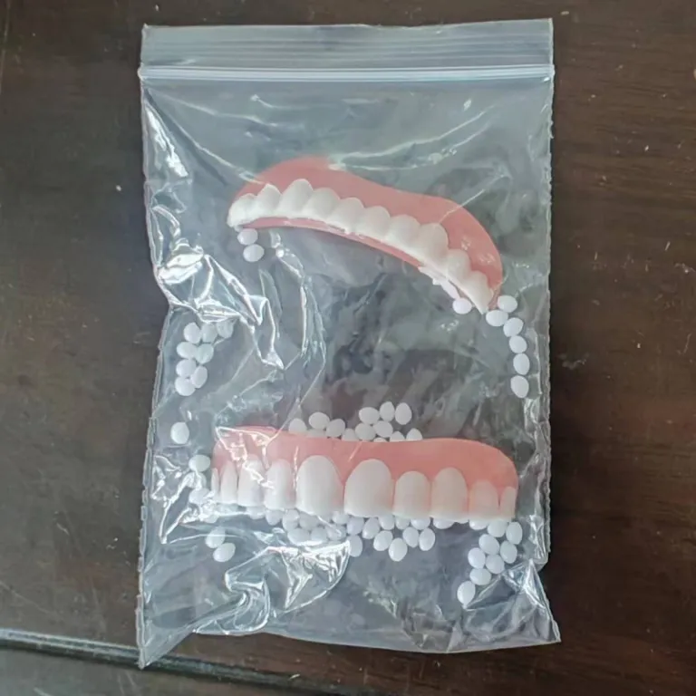 برچسب دندان مصنوعی instant smile نسل چهارم، قالب سیلیکونی شبیهسازیشده، روکش لبخند