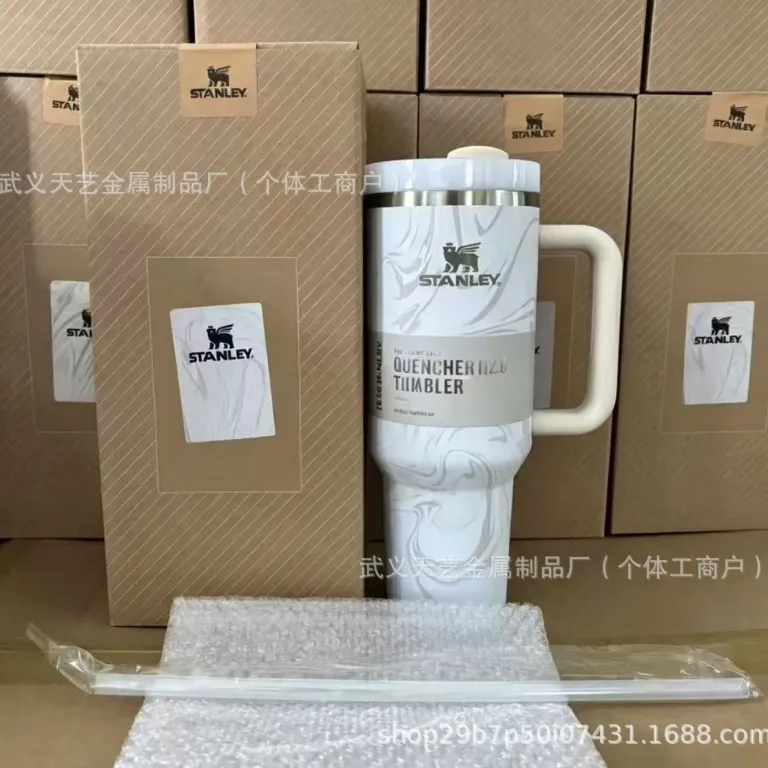 ماگ خودرو استنلی 40oz استیل ضدزنگ عایق حرارتی با ظرفیت بالا، قابل حمل، مناسب خودرو