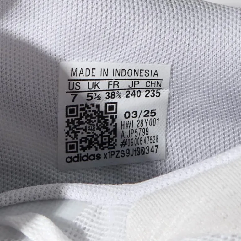 کفش ورزشی زنانه adidas سبک و راحت با رویه توری تنفسپذیر و مقاوم در برابر سایش مناسب دویدن