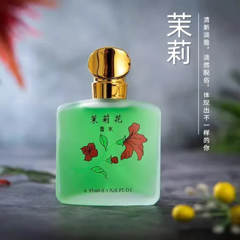 عطر کلاسیک گل محمدی با ماندگاری طولانی 72 ساعت، رایحه تازه و ملایم، مناسب آقایان و بانوان، با نت‌های رز، یاسمن و گل محمدی