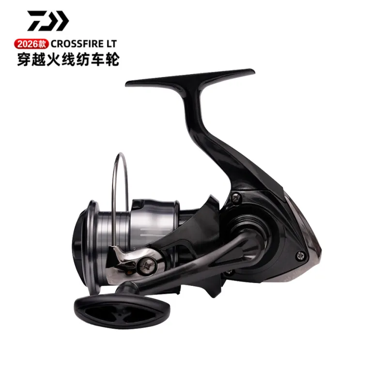 چرخ ماهیگیری اسپینینگ DAIWA کراس‌فایر LT 26 مدل عمومی با قرقره کم‌عمق برای پرتاب دور و لانسه