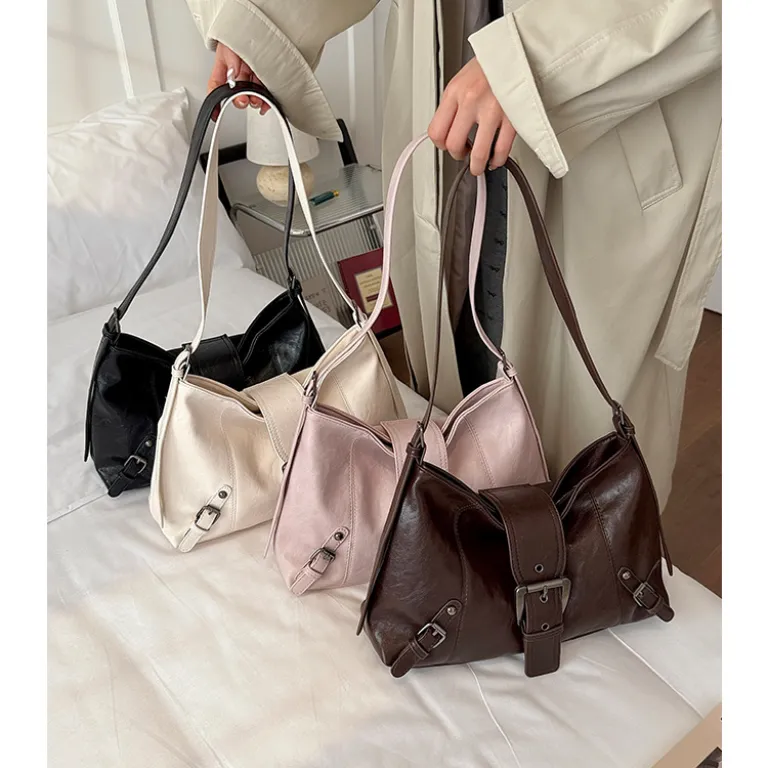 کیف دستی زنانه جدید چروکدار ساده چرم نرم پاییزی زیر بغل کوچک شیک و جذاب موتوری دوشی و دستی