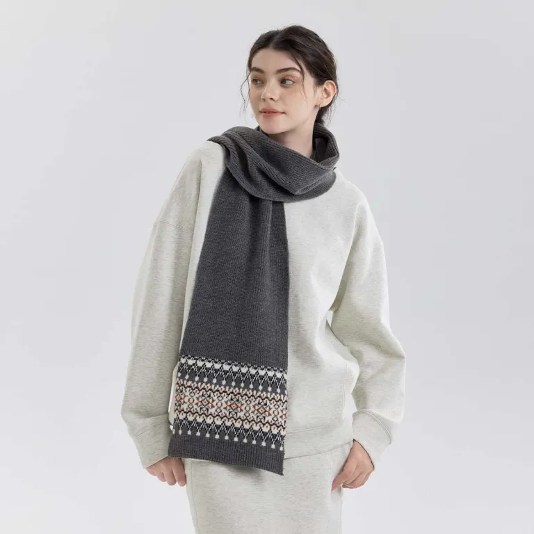 شال گردن بافتنی طرح ژاکارد جزیره فیر از جنس نخ ابریشمی، مناسب زمستان، گرم و دونفره، مناسب کریسمس، شال و روسری و شنل