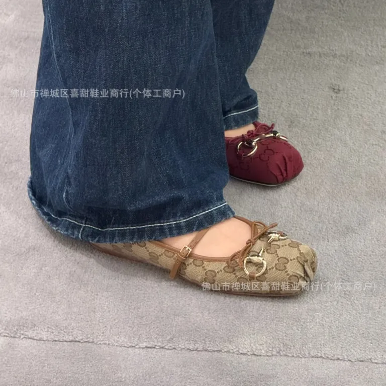 26 کفش باله جدید برند G با سگک اسبی، طرح دماغ خوکی، پاپیون، تخت و راحتی، مناسب استفاده روزمره، کفش مری جین زنانه