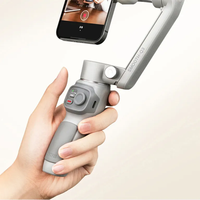 گیمبال دستی گوشی Zhiyun Smooth Q3 با لرزشگیر، مناسب ولاگ و فیلم‌برداری