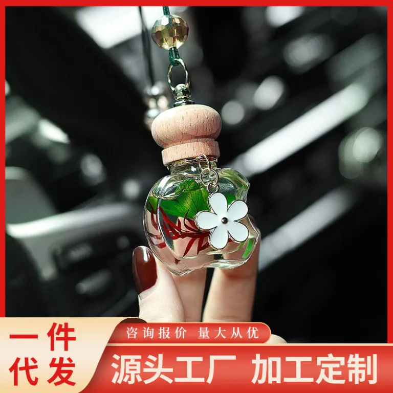 عطر آویز خودرو عمده کارخانه‌ای با رایحه ماندگار اسانس ملایم مناسب مردانه و زنانه