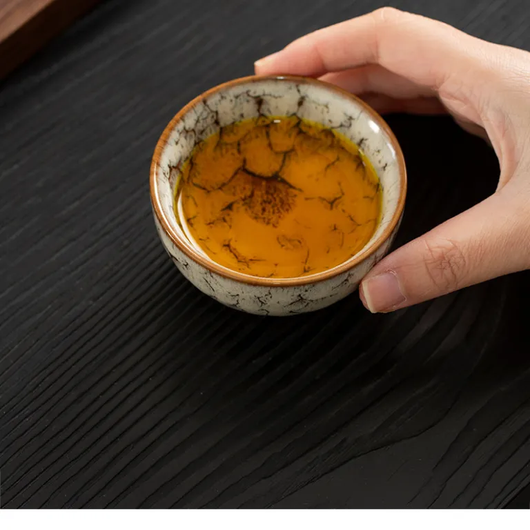 ست چای‌خوری سرامیکی با فنجان‌های لعاب‌دار تغییر رنگ‌دهنده 6، قوری و لوازم دم‌آوری چای، بسته هدیه کاربردی