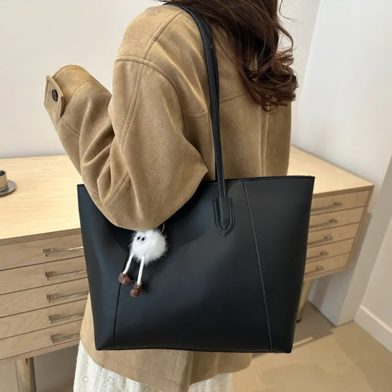کیف توت بزرگ زنانه مدل جدید زمستانی مناسب محل کار و استفاده روزمره شیک و خاص