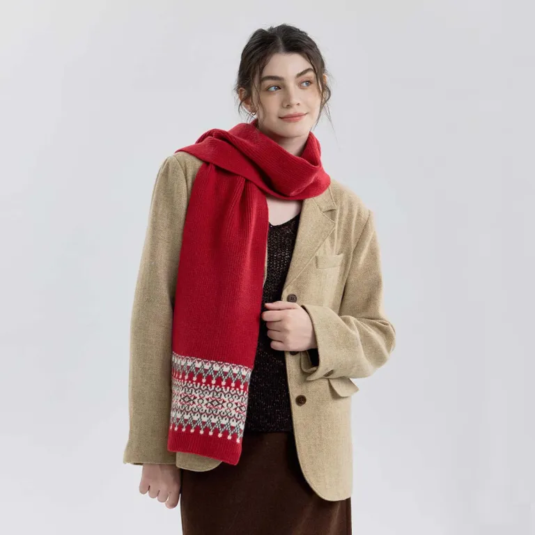 شال گردن بافتنی طرح ژاکارد جزیره فیر از جنس نخ ابریشمی، مناسب زمستان، گرم و دونفره، مناسب کریسمس، شال و روسری و شنل