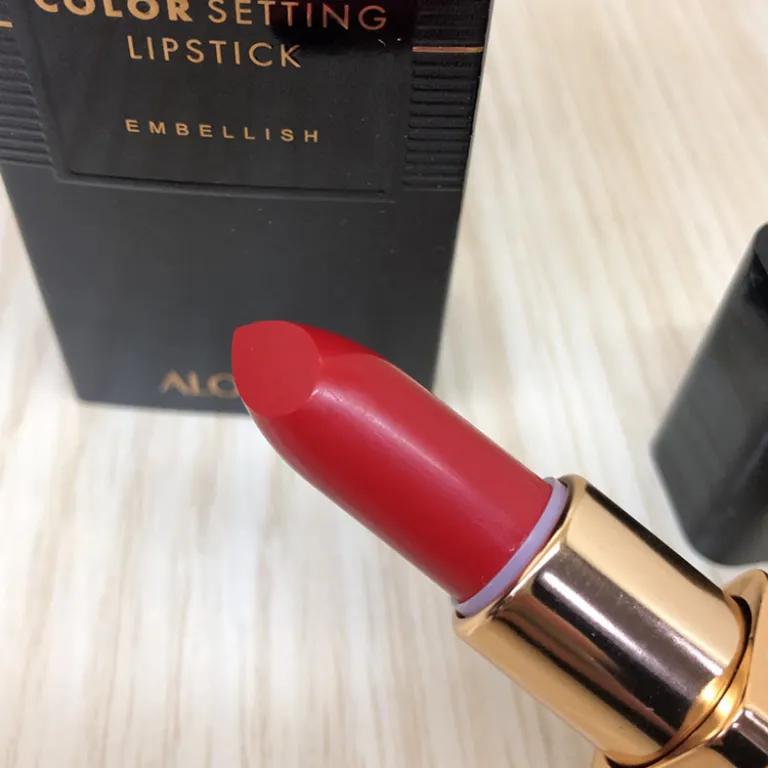 رژ لب یابانگ مخصوص اجرای صحنه، قرمز تیره، مناسب دانش‌آموزان، مرطوب‌کننده، ضدآب، با پیگمنت بالا، مناسب اپرای پکن و تئاتر