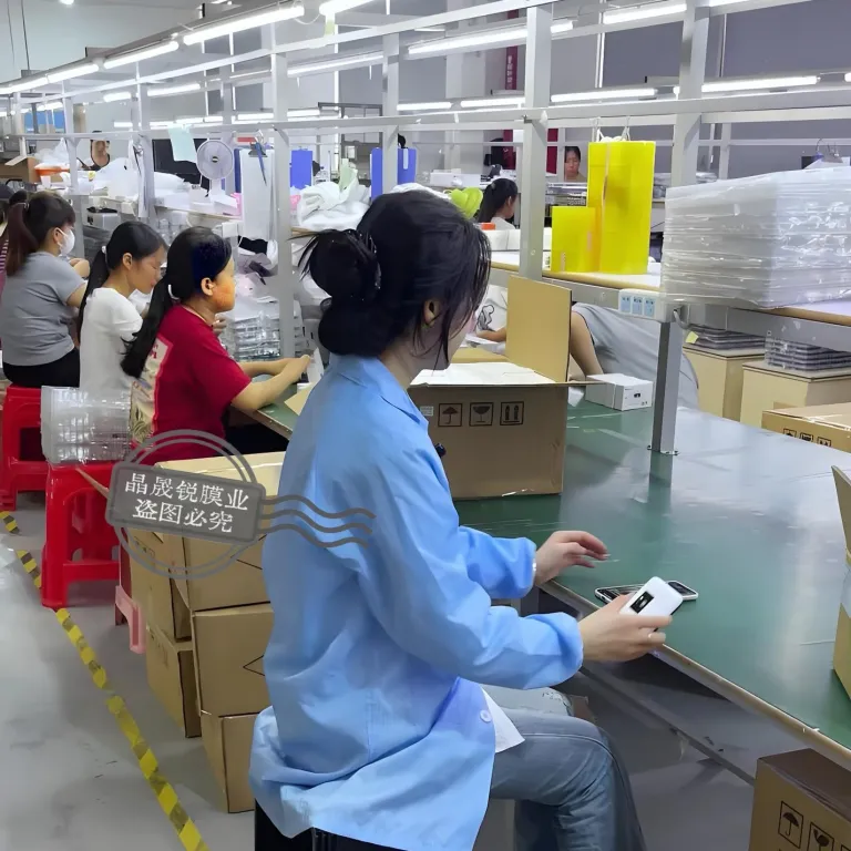 گلس محافظ صفحه نمایش مناسب اپل 18promax 28 درجه ضد جاسوسی iPhone18 گلس شیشه‌ای ضد گرد و غبار
