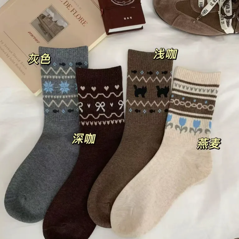جوراب زنانه پاییزی و زمستانی ضخیم طرح فیرآیل قومی مدل جدید ساقبلند کوتاه استایل اینساگرامی لاغرکننده و همهپسند