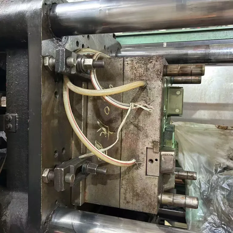 واگذاری دستگاه تزریق پلاستیک افقی بیشنگدا 120T، فروش کارخانهای، عملکرد سالم
