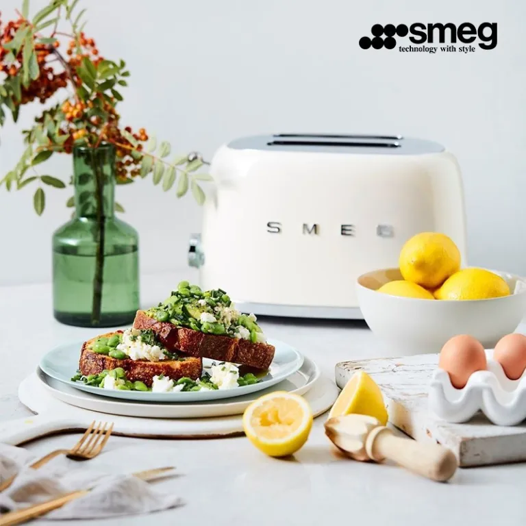 توستر چندکاره رترو SMEG TSF01، دستگاه برشته‌کن نان و گرم‌کن صبحانه خانگی