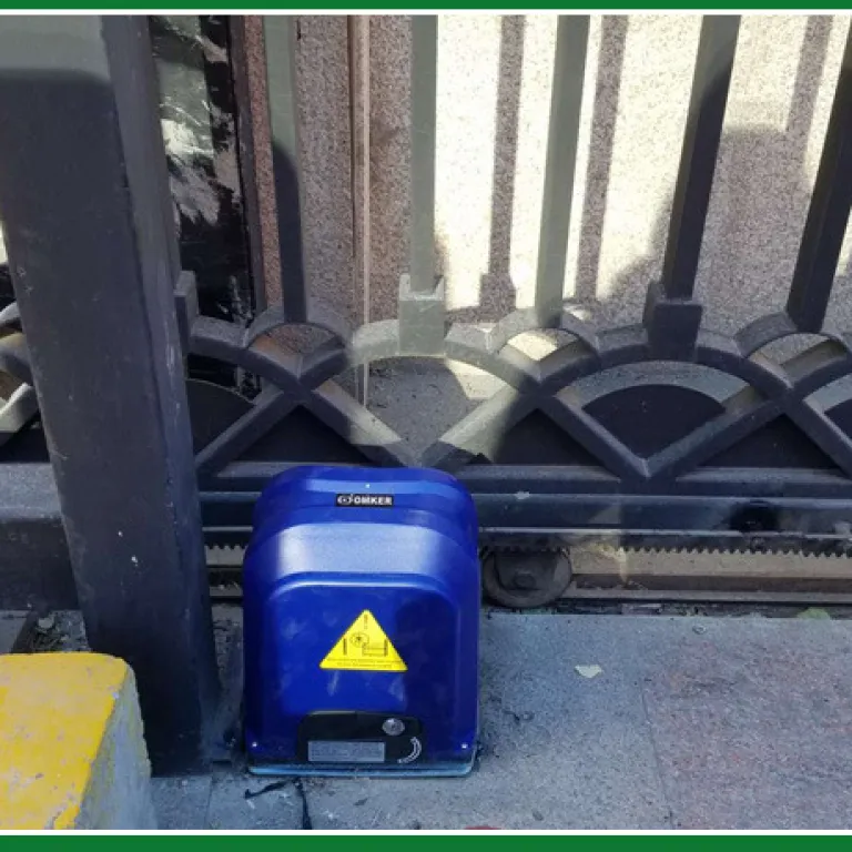موتور درب کشویی با ریموت 370W وات با قابلیت بسته‌شدن خودکار مناسب درب آلومینیومی
