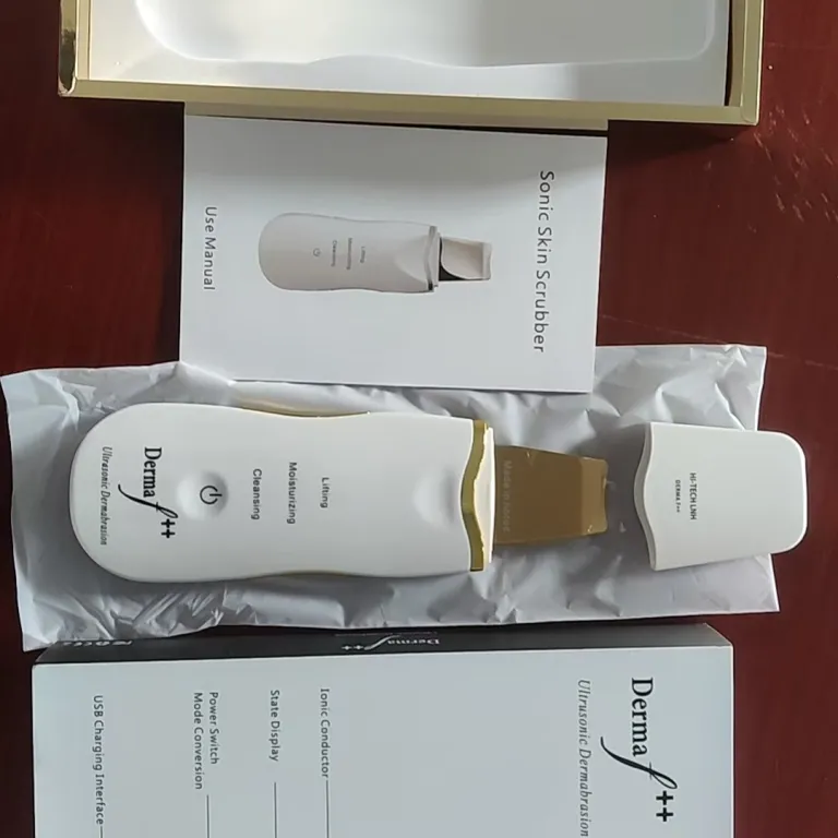دستگاه اولتراسونیک پاکسازی منافذ پوست خانگی با تیغه موج‌دار و فناوری یونی برای رفع جوش سرسیاه