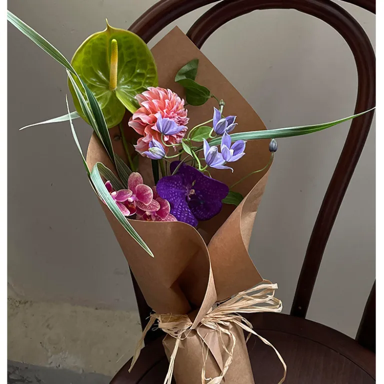 طناب رافیای طبیعی برای دسته گل، پرکننده جعبه هدیه و بسته‌بندی گل فروشی