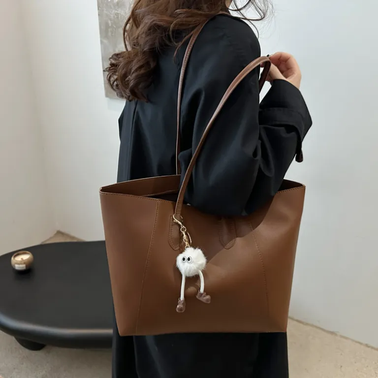 کیف توت بزرگ زنانه مدل جدید زمستانی مناسب محل کار و استفاده روزمره شیک و خاص