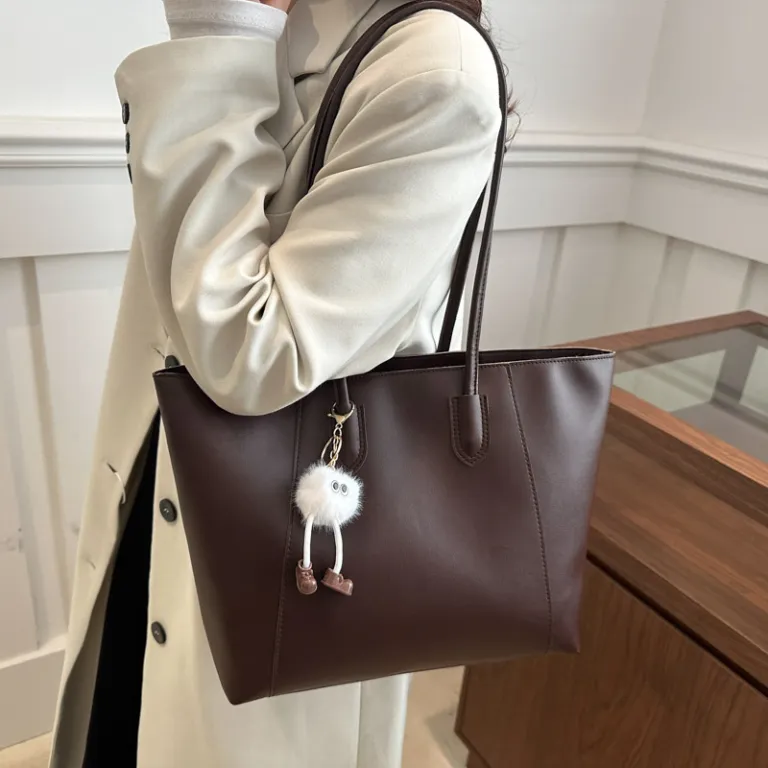 کیف توت بزرگ زنانه مدل جدید زمستانی مناسب محل کار و استفاده روزمره شیک و خاص