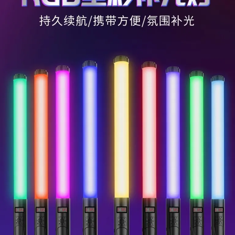 نور لوله‌ای RGB تمام‌رنگ قابل حمل دستی برای عکاسی در فضای باز و داخل، با نور ملایم و حرفه‌ای زیباسازی چهره