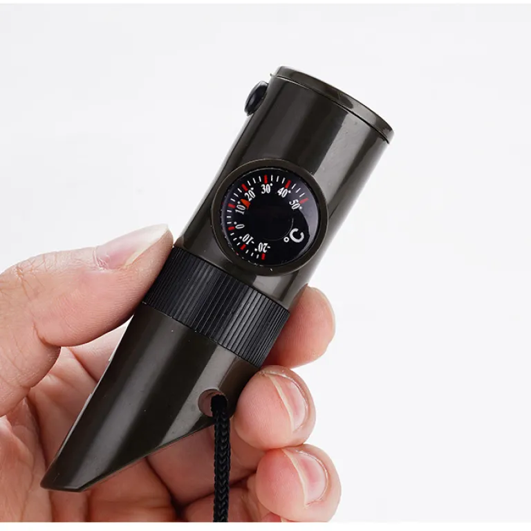 سوت هفت‌کاره چندمنظوره برای فضای باز با چراغ LED، دماسنج و قطب‌نما 7 1